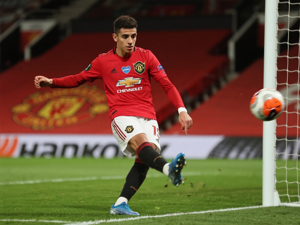 马德兴：国足伤病与停赛问题叠加，恐难应对中澳关键战